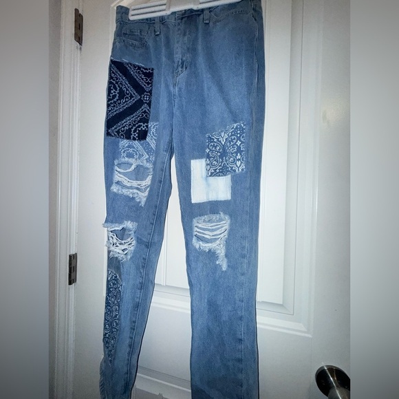 simple society Pants - Simple Society Bandana Patchwork Jeans Women's 7/28 High Rise Distressed